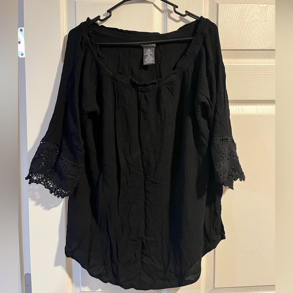 Chelsea & Theodore Blouse, Size: XXL, Black